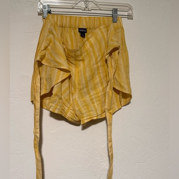 Patagonia Yellow Striped Shorts with tie front and hemp blend sz S - Picture 3 of 9